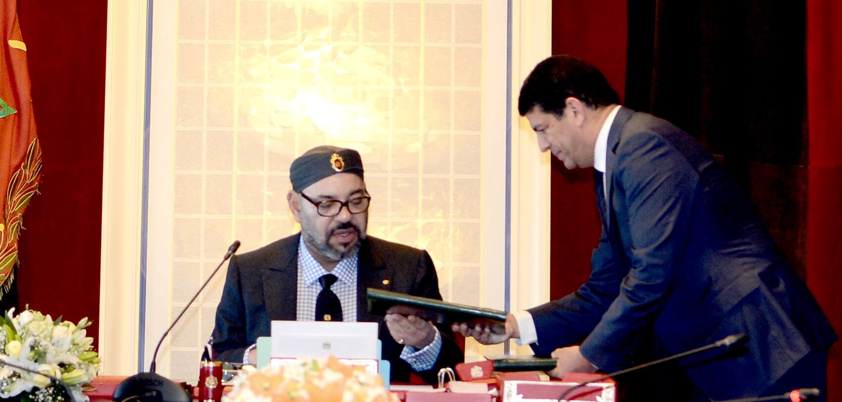  بأمر قضائي.. الباكوري ممنوع من السفر بعد أشهر من تأنيب الملك له بسبب تأخر مشاريع الطاقة المتجددة 