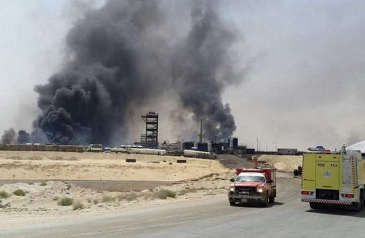  بعد استهدافها بـ 14 طائرة مسيرة و8 صواريخ.. السعودية تعلن وقوع هجومين على ميناء رأس تنورة البترولي 