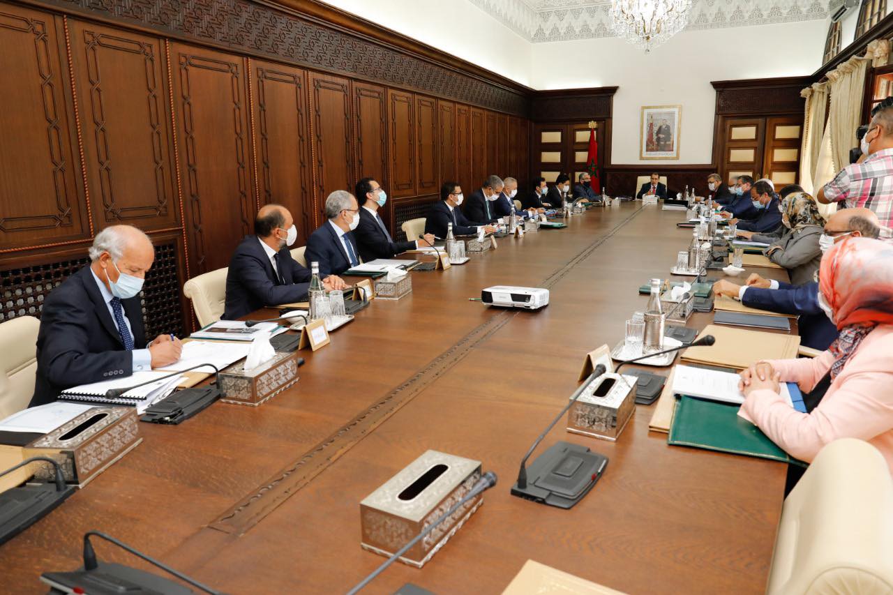 الحكومة تؤجل الحسم في قانون القنب الهندي للمرة الثانية.. بنكيران لم يفقد قدرته على خلط الأوراق!