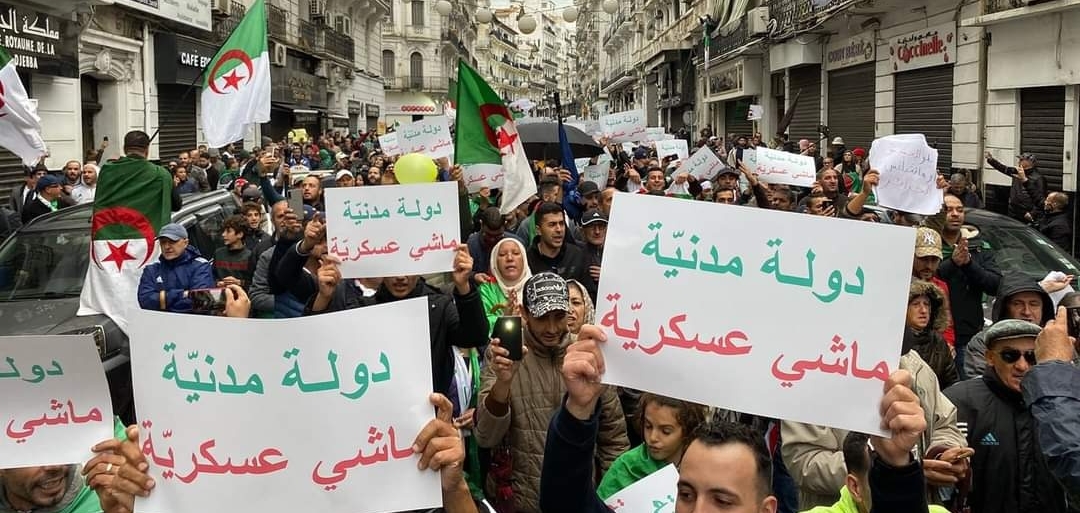 الجزائر.. تظاهرات طلابية تطالب بالتغيير