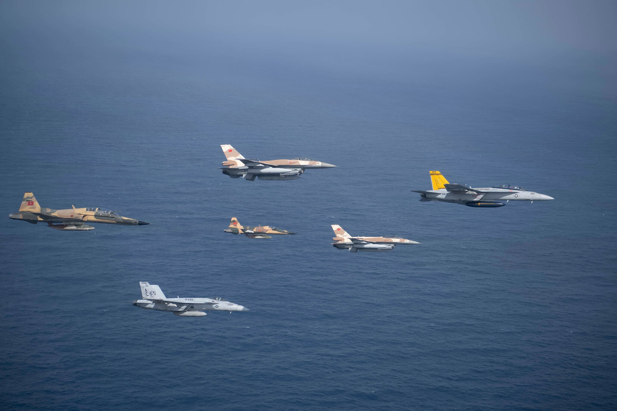 حزب "بوديموس" ينتقد التداريب المغربية-الأمريكية قرب جزر الكناري ويُعتبرها محاولة للضغط على إسبانيا