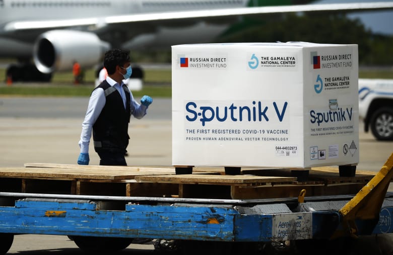  لتجاوز تأخر شحنات لقاحات سينوفارم وأسترازينيكا.. المغرب يوافق على استخدام لقاح "سبوتنيك" الروسي 