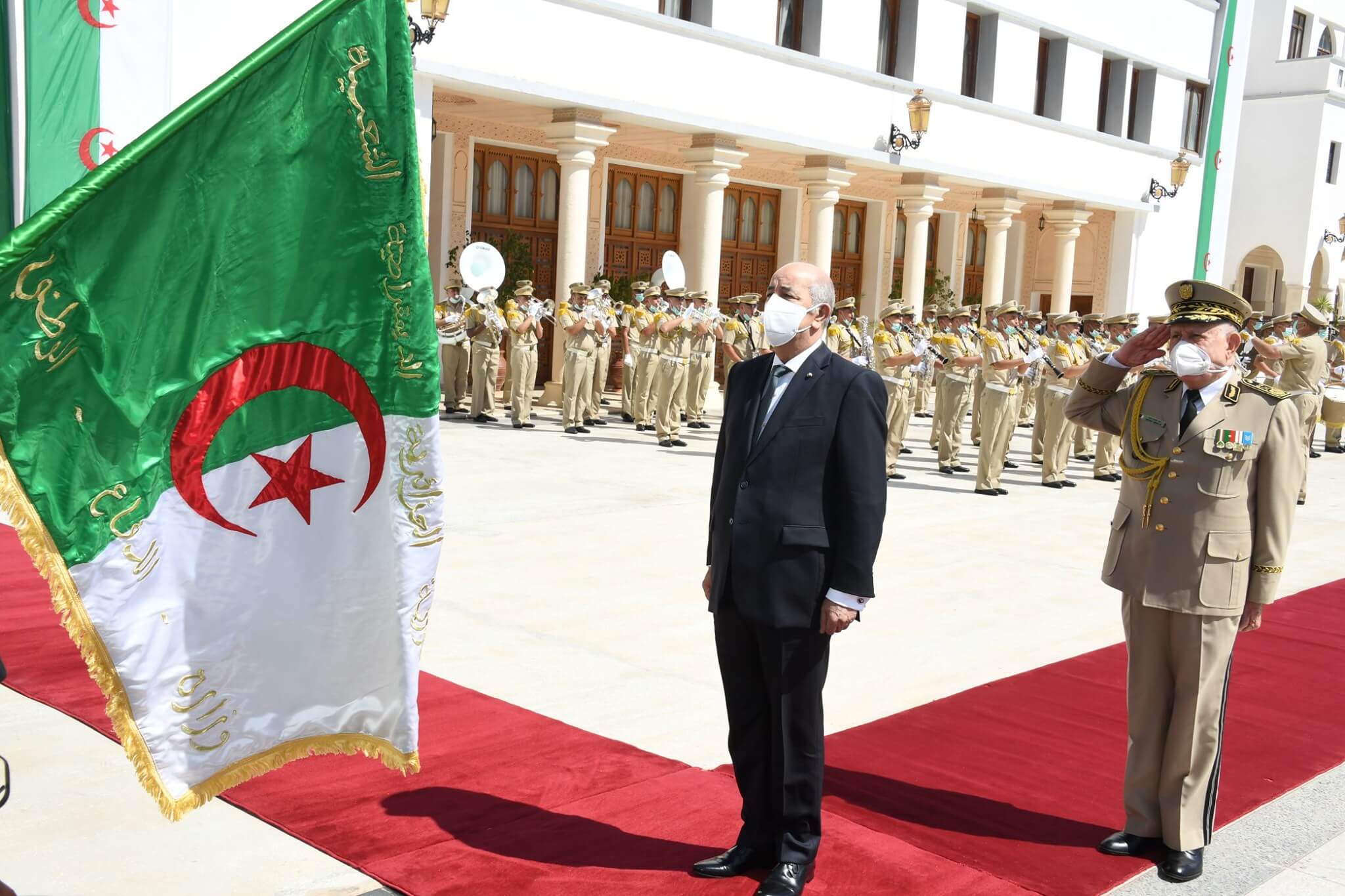  المعهد الملكي الإسباني: شرعية النظام الجزائري تزداد سوءا.. والريع وسيلته لشراء السلم الاجتماعي 