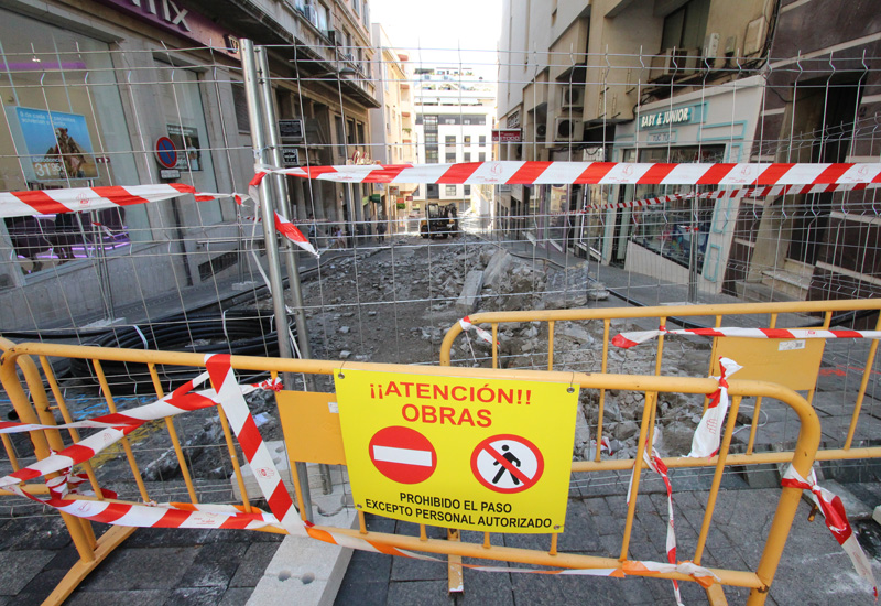 بعد إغلاق الحدود البرية.. حكومة مليلية تعترف بالأزمة في مجال البناء بسبب غياب العمال المغاربة