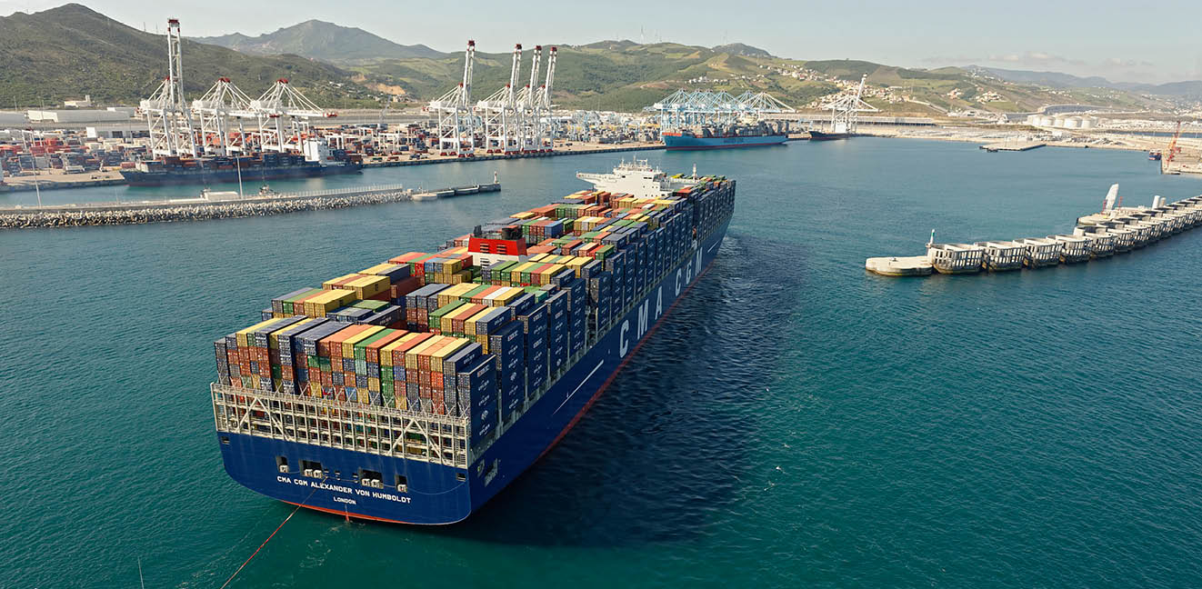 إلباييس: إسبانيا بدأت تفقد ريادتها على حركة التجارة البحرية منذ إطلاق الملك محمد السادس "طنجة المتوسط"