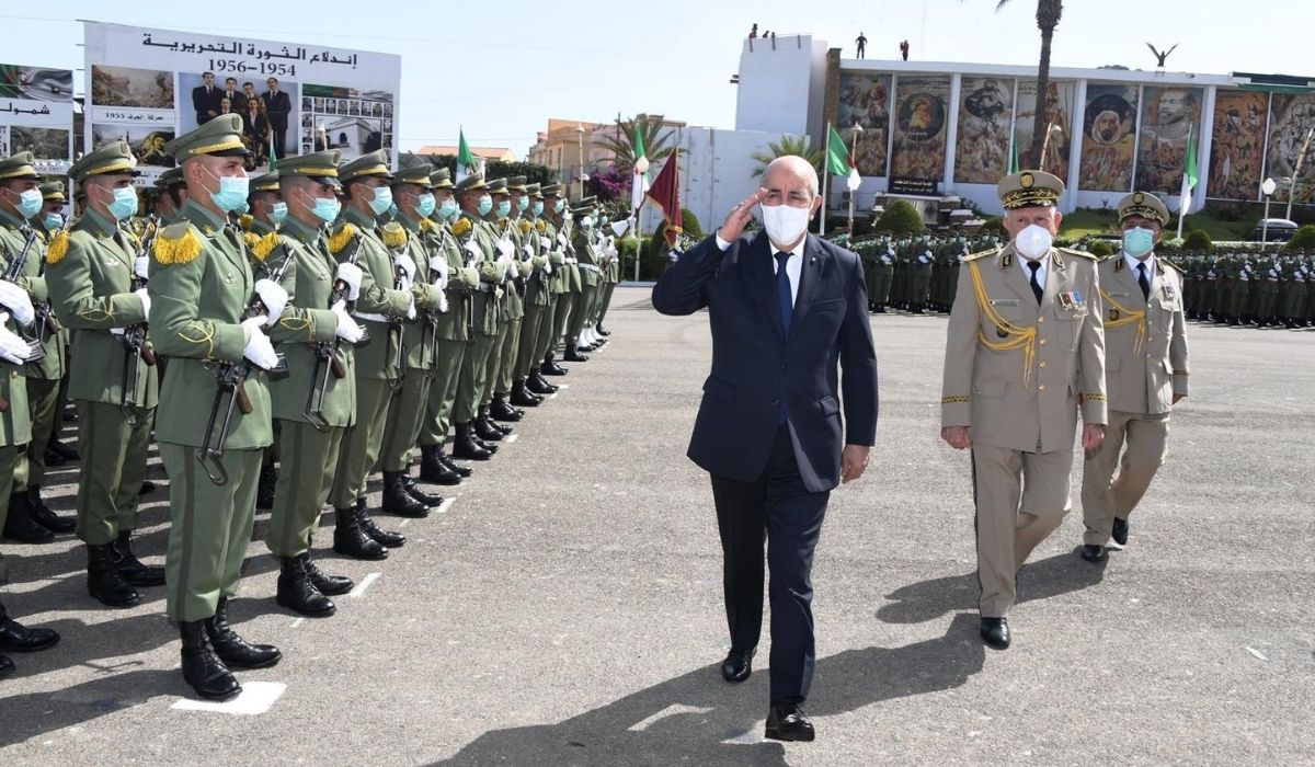  مَركز كارنيغي: الجيش الجزائري يتحكم في تبون وغارق في الفساد ولن يقدم على حرب خارجية 