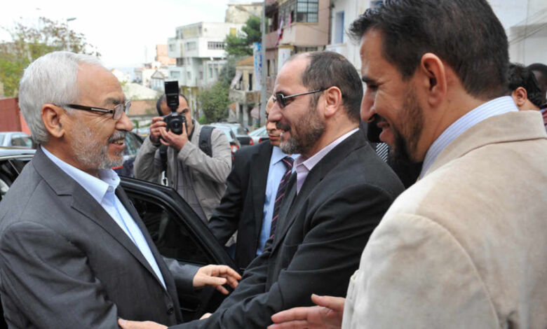  هكذا تغيرت لهجة إسلاميي تونس والجزائر.. الغنوشي نوه بـ"التجربة المغربية الراشدة" ومقري دعا لفتح الحدود 