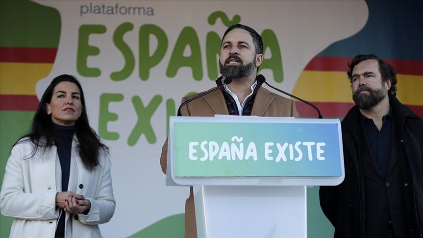  رفض منحهم المساعدات وهاجم القصر الملكي.. حزب "فوكس" يتهم المغرب بـ"ابتزاز" إسبانيا بحياة مواطنيه 