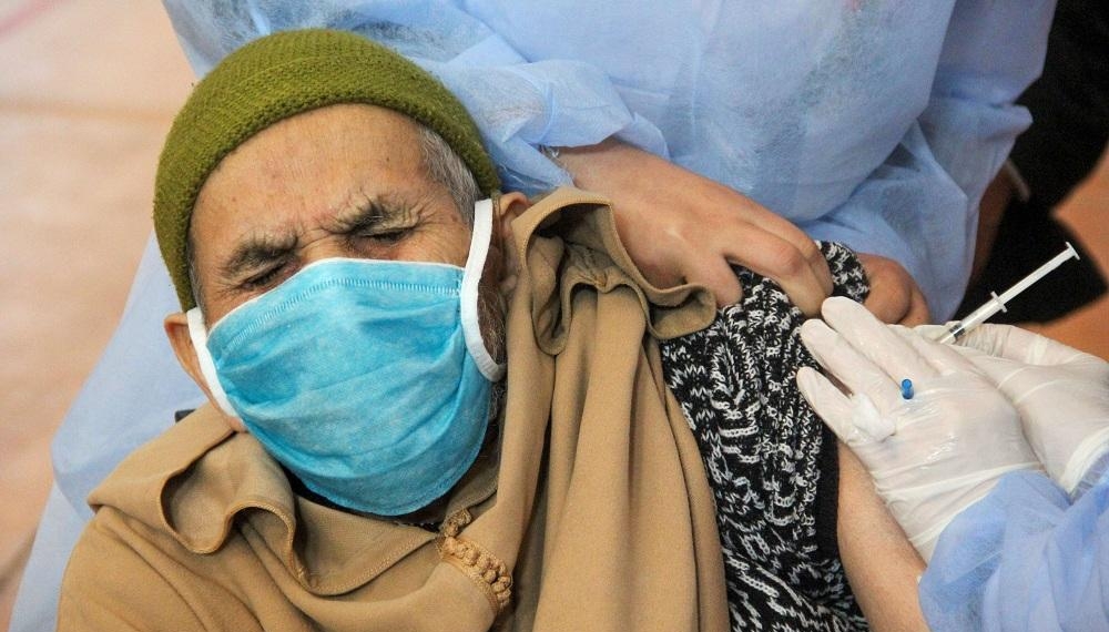 منذ بدء حملة التلقيح.. 7 آلاف مواطن مغربي أبلغوا عن آثار جانبية ومركز يُوضح مدى خطورتها