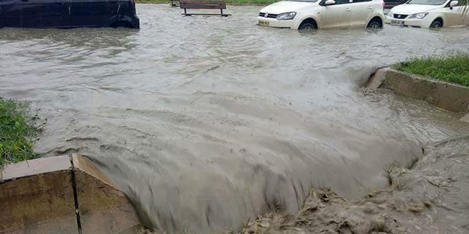 الجزائر.. ستة قتلى جراء الفيضانات بوسط غرب البلاد