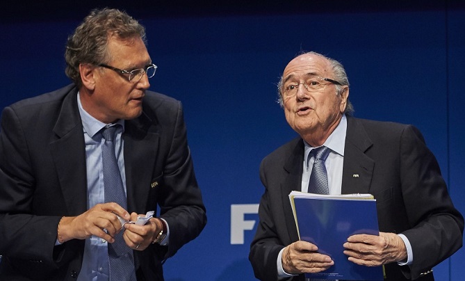 إيقاف جديد.. الفيفا يحرم بلاتر من كرة القدم حتى 2028