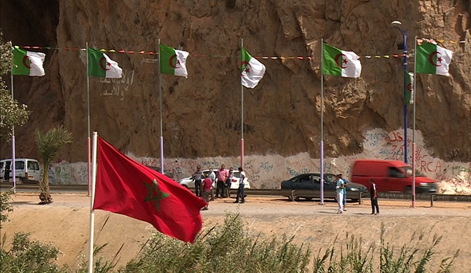  في غمرة الصراع بين البلدين.. الحدود المغربية الجزائرية تُفتَح لتسليم المطلوبين للعدالة 