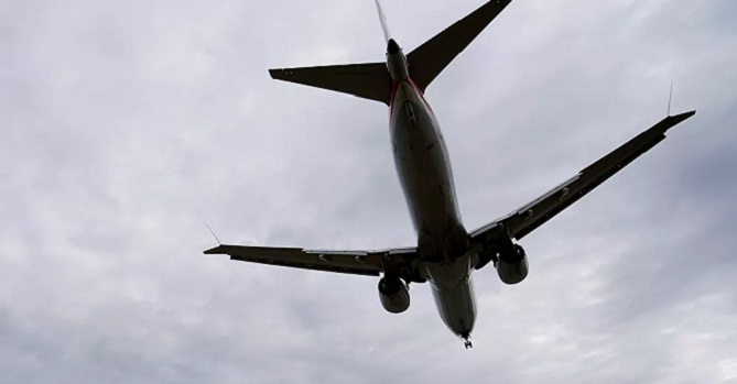 شركة "ألاسكا إيرلاينز" توقف كل طائراتها "بوينغ 737 ماكس" بعد هبوط اضطراري