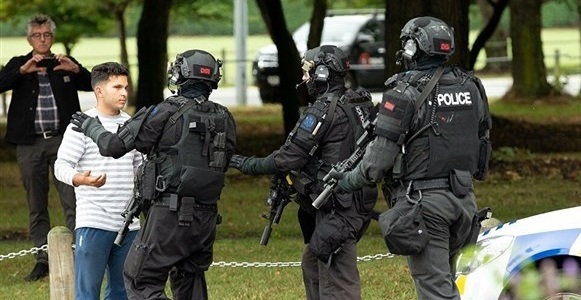 توقيف شخصين بعد تهديدات لمساجد في نيوزيلندا