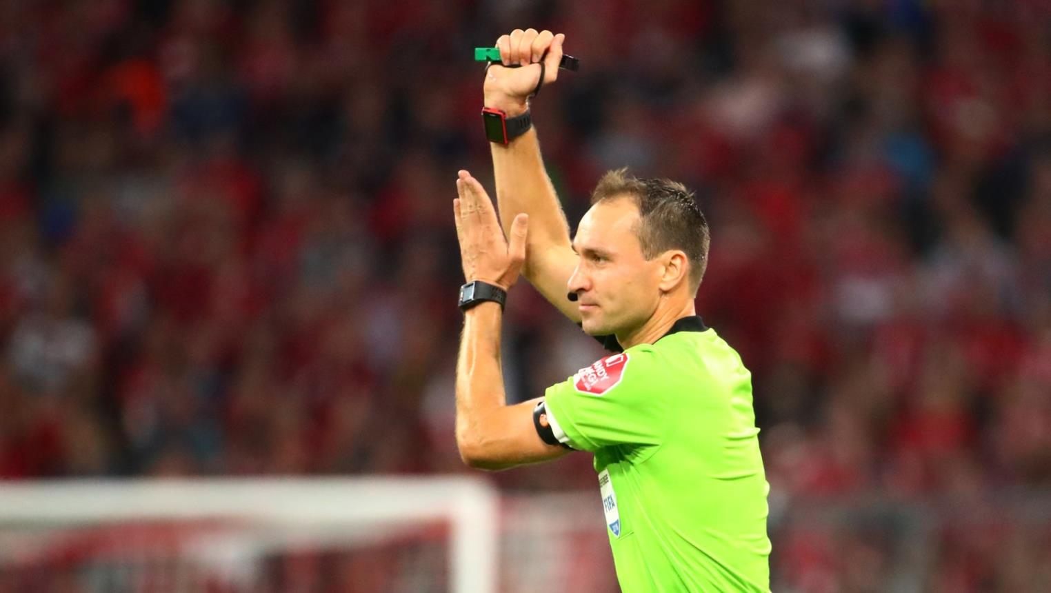  الاتحاد الدولي لكرة القدم يُعدّل قواعد لمسة اليد ابتداء من يوليوز المقبل 