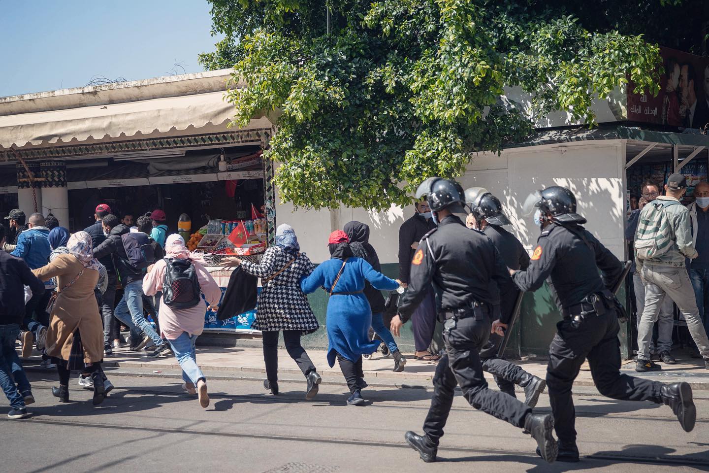  ردا على المتابعات والاعتقالات.. "أساتذة التعاقد" يُعلنون إضرابا وطنيا جديدا بالمؤسسات التعليمية 