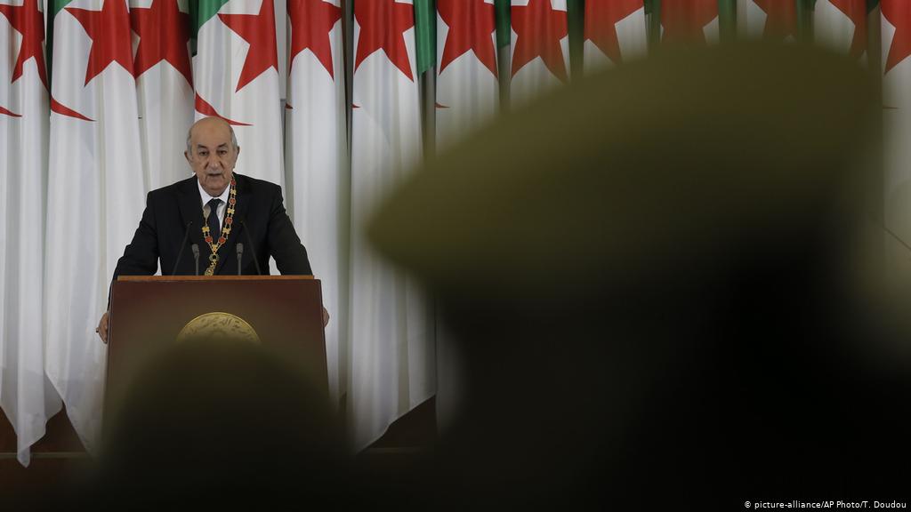  بينما يَدعم البوليساريو ويمدها بالسلاح.. تبون يتوعد "انفصاليي" الجزائر ويربطهم بـ"الإرهاب" 