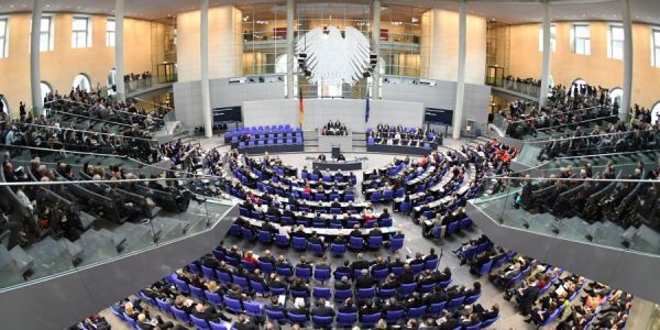 حزب ميركل تصدر المصوتين ضدهما.. البرلمان الألماني يرفض مقترحين داعمين لموقف البوليساريو