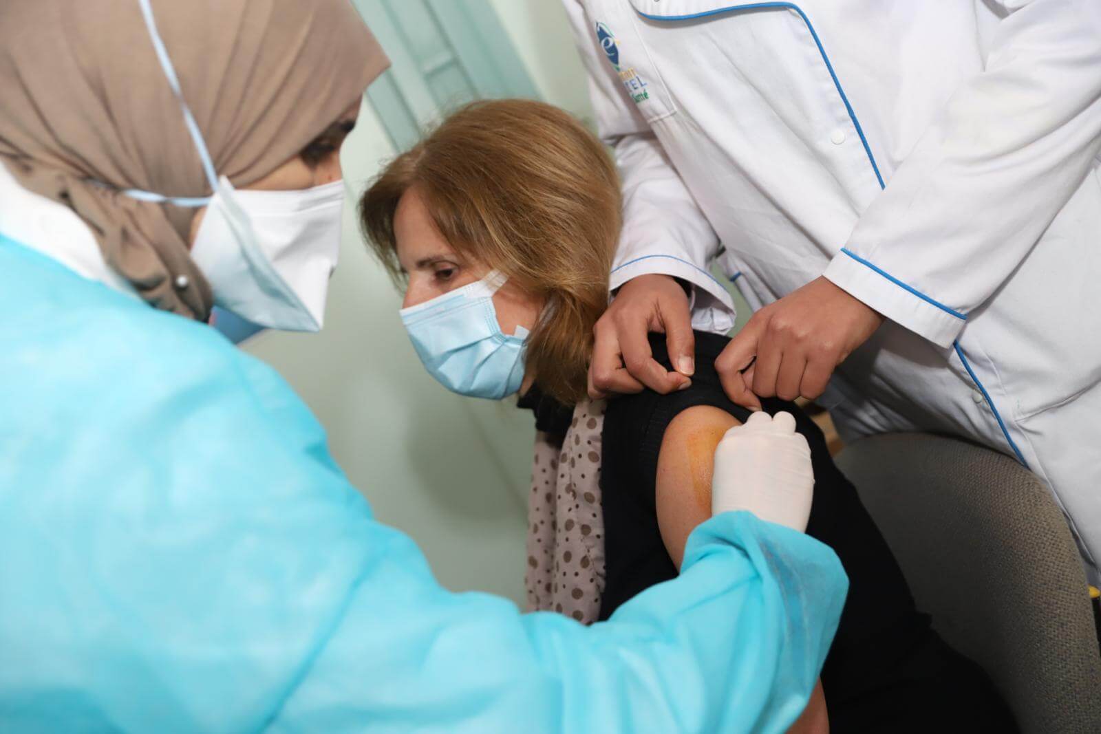  المغرب يُوسع الفئة المستهدفة بالتلقيح بعد تلقي شحنة جديدة من لقاحات فيروس كورونا 