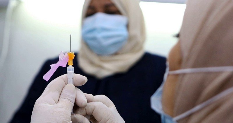  حملة التلقيح بالمغرب أمام أفق غامض.. شكوك حول لقاح "J&J" ودول تتخلى نهائيا عن أسترازينيكا 