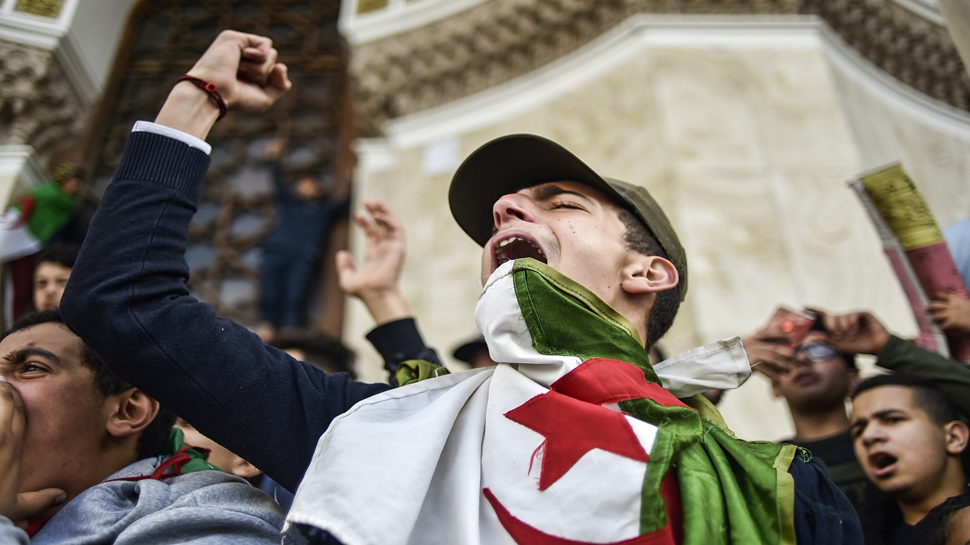 الجزائر..تدهور الحالة الصحية ل23 من معتقلي الحراك في اليوم الـ12 من إضرابهم عن الطعام