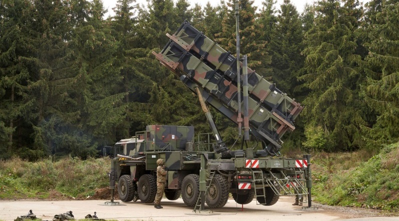  اليونان توقع اتفاقا لتزويد السعودية بمنظومة باتريوت للدفاع الجوي 