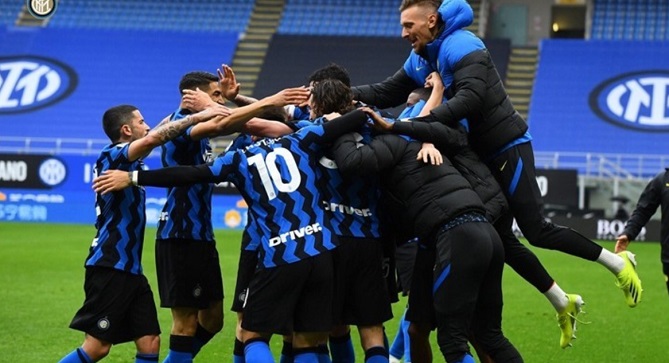  حكيمي يتألق بتمريرة هدف انتصار انتر ميلان على كالياري 