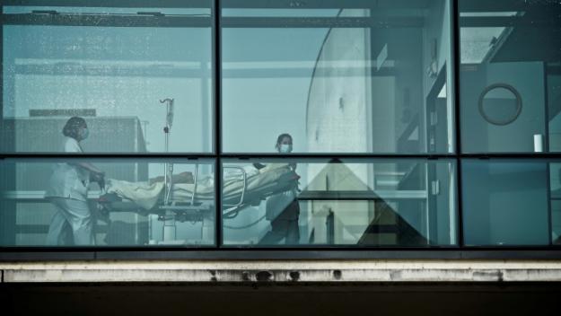  وفاة سبعة أشخاص بجلطة دموية في بريطانيا بعد تلقيهم لقاح "أسترازينيكا" المضاد لفيروس كورونا 