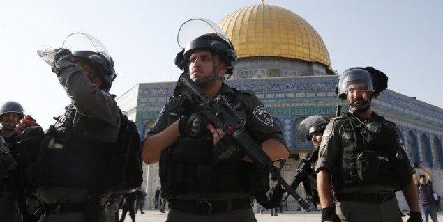 إسرائيل تعزز قوات الأمن قبل ليلة يخيم عليها التوتر في القدس