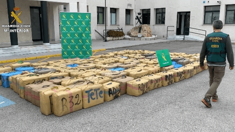  إسبانيا تُعلن إسقاط "أنشط" شبكة لتهريب الحشيش المغربي بإقليم الأندلس 