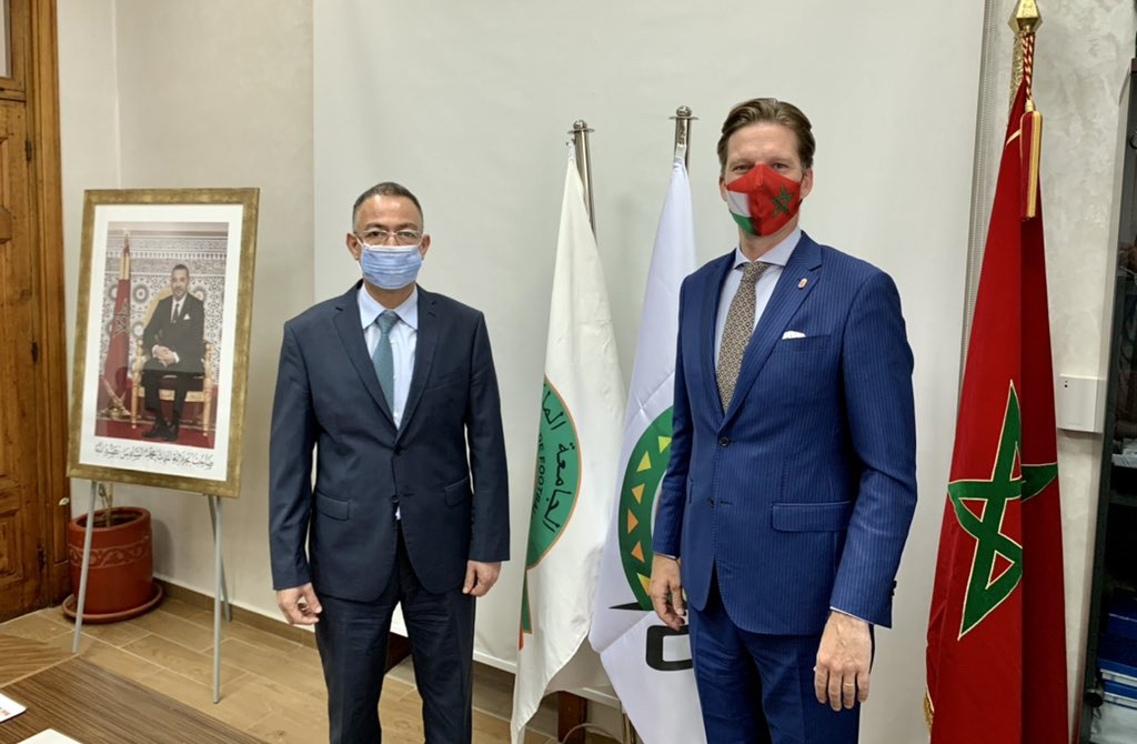  لقجع يتباحث مع سفير هنغاريا مشاريع تطوير كرة القدم في إطار "الديبلوماسية" الرياضية 