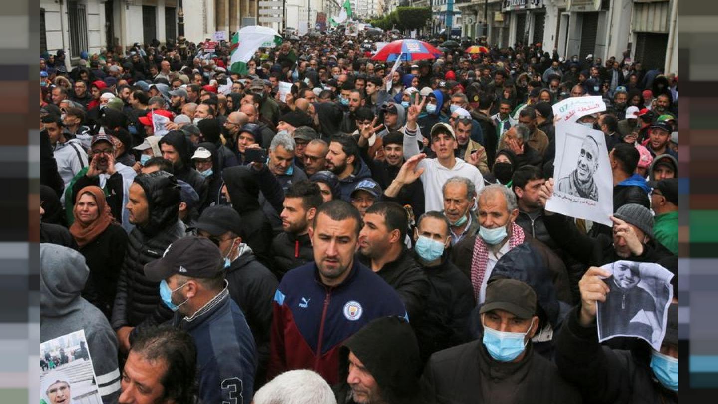 الجزائر.. قوات الأمن تمنع مجددا مسيرات "الحراك"
