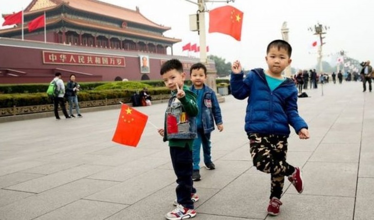  الصين تقرر السماح للأزواج بإنجاب طفل ثالث 