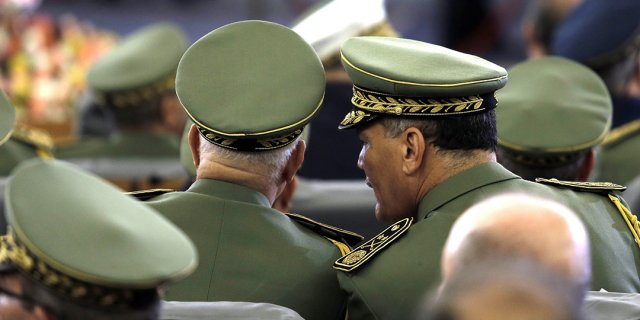  مَوقع فرنسي: بعد فشل نقل غالي سرا إلى إسبانيا.. مُخابرات الجزائر تعيش "الإذلال" وتبحث عن "جاسوس" بداخلها 