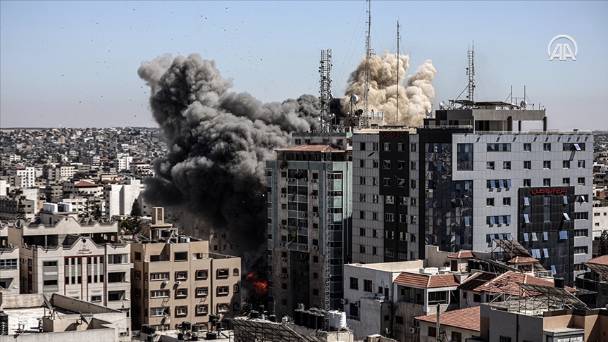 إسرائيل تُدمّر برجا يضم مكتبا "الجزيرة" وأسوشيتد برس بغزة