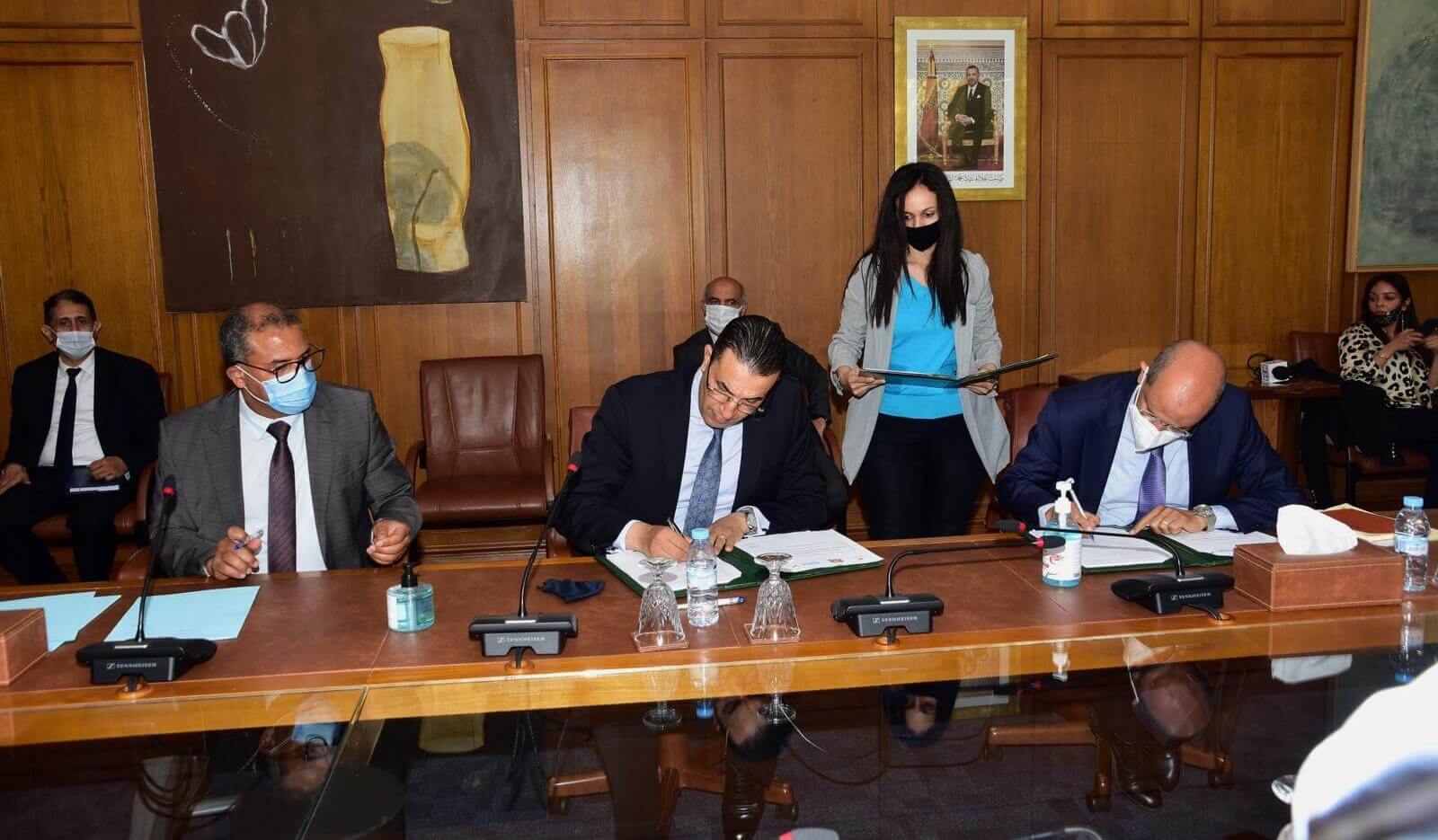  توقيع اتفاقية شراكة بين الوكالة الوطنية للسلامة الطرقية و"بريد كاش" و"بريد بنك" 