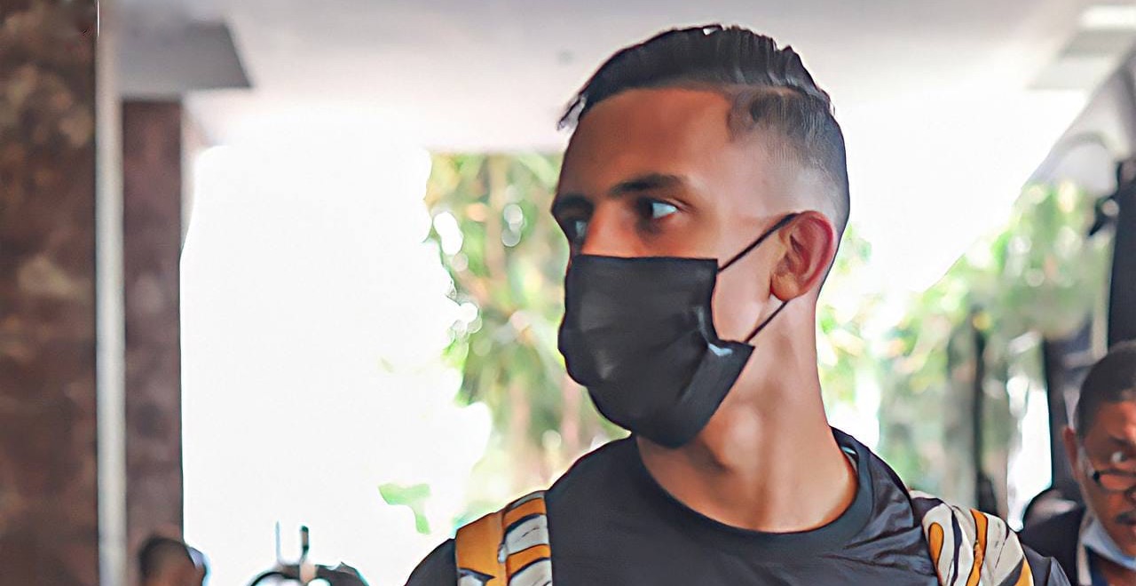  مفاوضات الأهلي مع رحيمي.. مسؤولو الرجاء عادوا من القاهرة بعرض بلغ 2,25 مليون دولار 