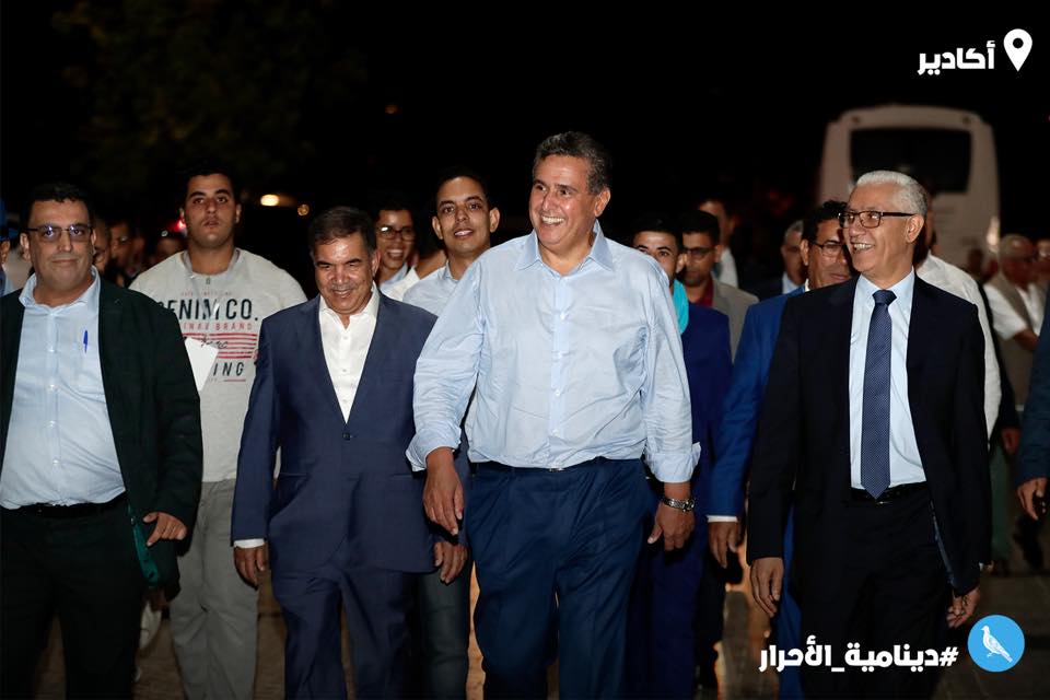 أخنوش.. ثري بلا "كاريزما سياسية" يُمني النفس بالوصول إلى رئاسة الحكومة على ظهر الوعود الغامضة