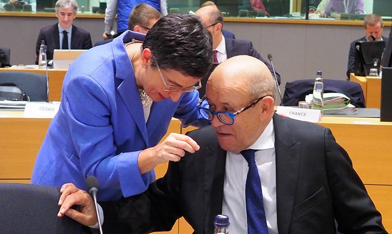 لودريان يتحدث مع نظيرته الإسبانية ويتصل ببوريطة.. هل تنتهى الأزمة المغربية الإسبانية على يد فرنسا؟