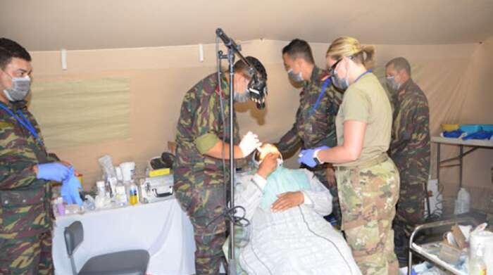 وفد عسكري مغربي أمريكي يزور المستشفى الطبي الجراحي الميداني قرب تافراوت