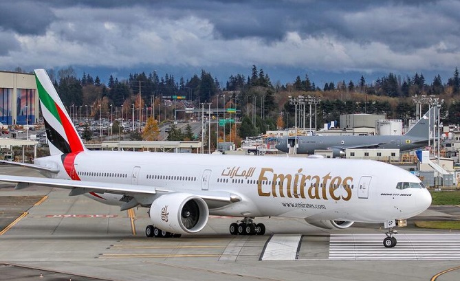  طيران الإمارات تسجل خسائر بـ 5.5 مليارات دولار 