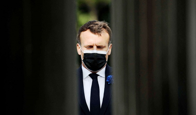  فرنسا تلغي إلزامية وضع الكمامات في الخارج وحظر التجول 