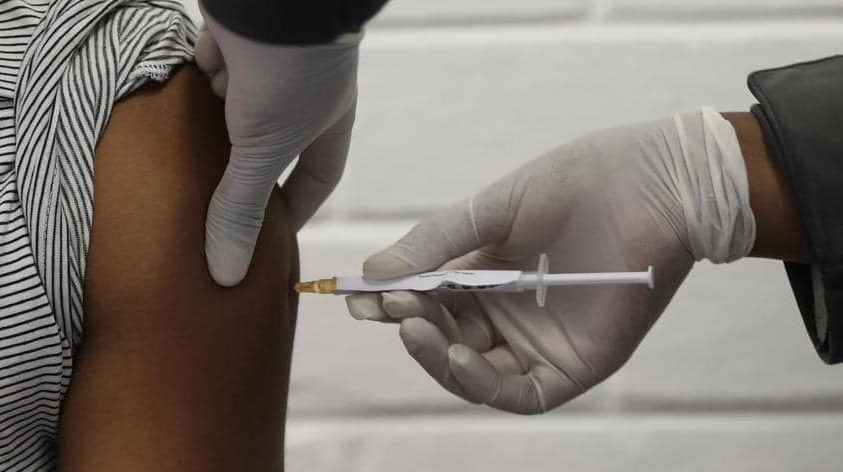 مئات الأوغنديين تلقوا جرعات مزيفة من لقاح كورونا