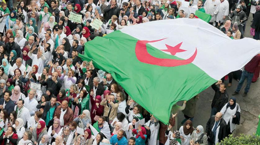 الجزائر.. تعداد السكان يقفز إلى 45 مليون نسمة