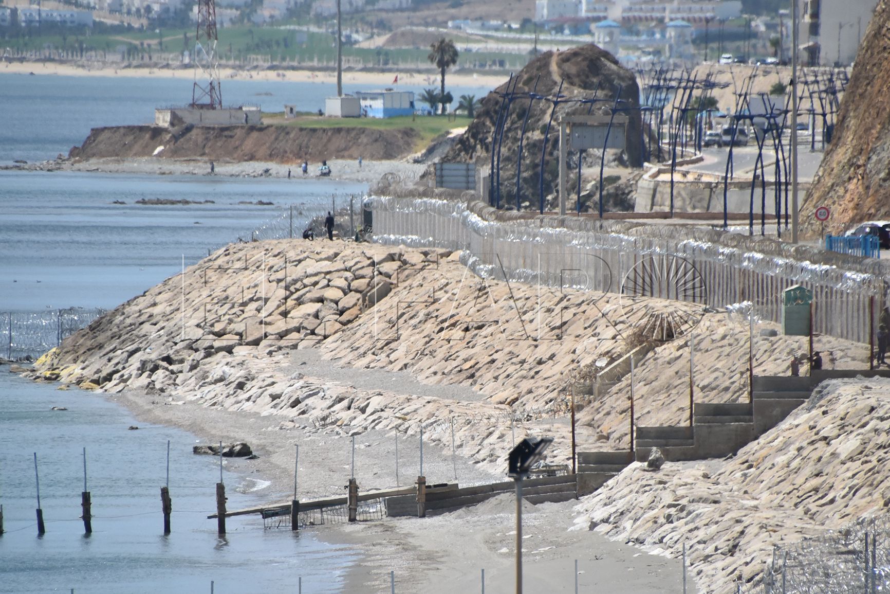 لزيادة الخناق أم للتصدي للمهاجرين.. تسييج مغربي مُضاعف بحدود سبتة غير مفهوم لإسبانيا