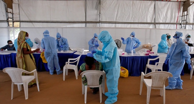  منظمة الصحة العالمية تحذر من "احتمال كبير" لظهور متحورات "أشد خطورة" 