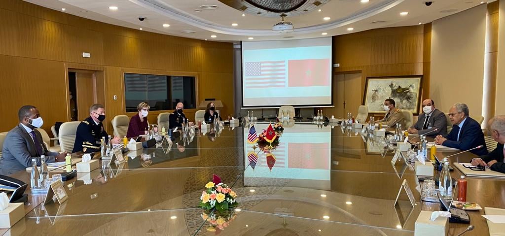 قائد الجيش الأمريكية يستقبل الوزير المكلف بإدارة الدفاع والمفتش العام للقوات المسلحة الملكية