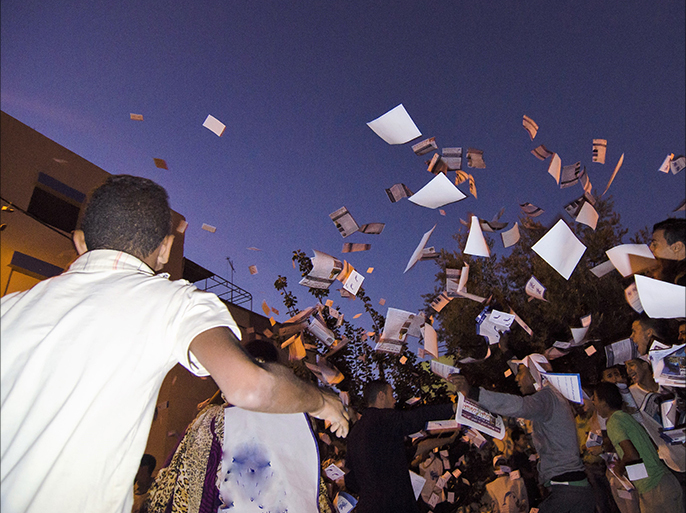 اللوائح المستقلة.. ملجأ سياسيين بارزين في طنجة خلال انتخابات الغرف المهنية بعد تأخرهم في حسم "تعاقداتهم" الحزبية