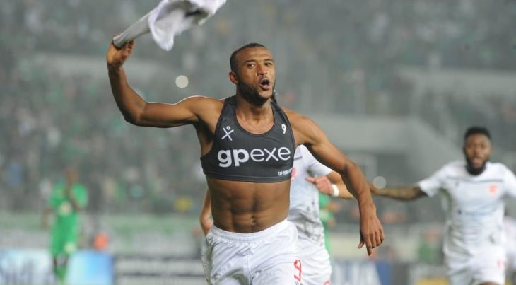 الوداد تدخل المغامرة القارية بدون هدافها الكعبي.. والأخير قد يرحل صوب تركيا