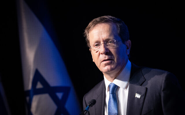  صحيفة إسرائيلية: الملك محمد السادس يبعث برده على رسالة رئيس إسرائيل إسحاق هرتزوغ 